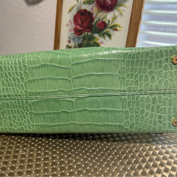 Kate Spade Elegant Green Crocodile-Embossed Clutch Purse - Picture 7 of 11